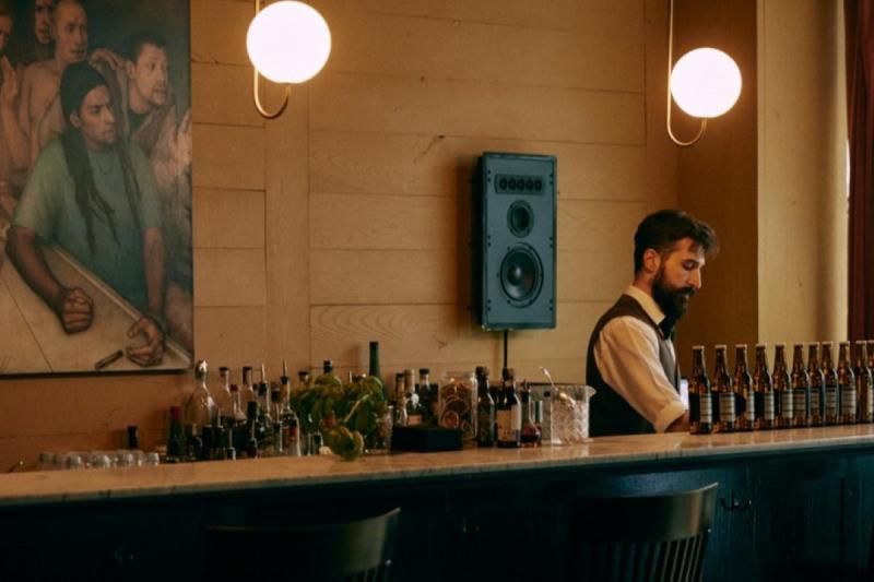 The Bar & Lounge