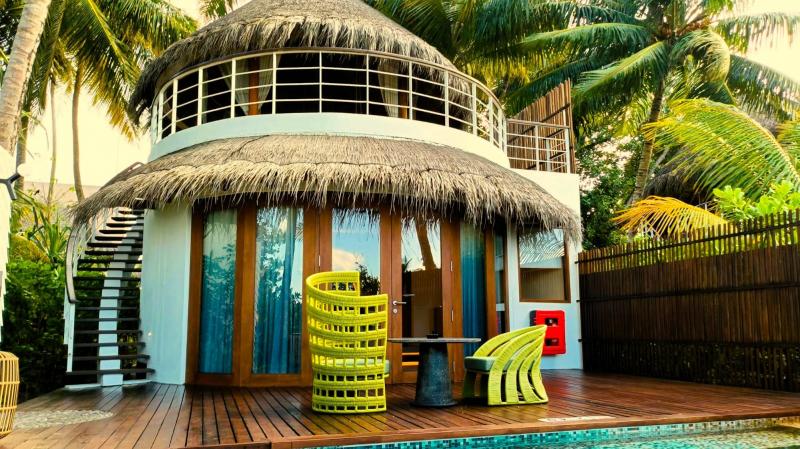 緑いっぱいのビーチヴィラエリアは、鳥の声で目覚めます