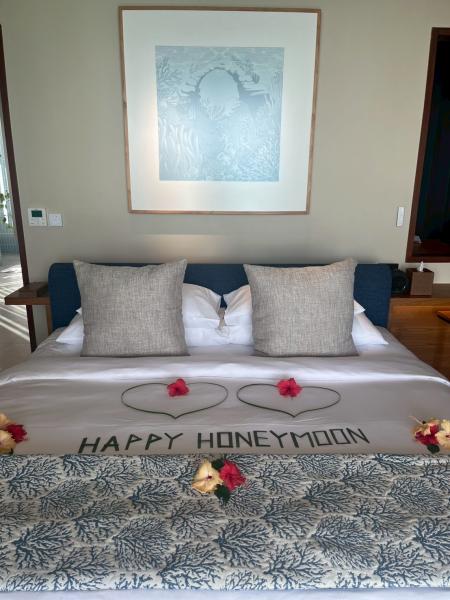 ハネムーン特典のベッドメイキング