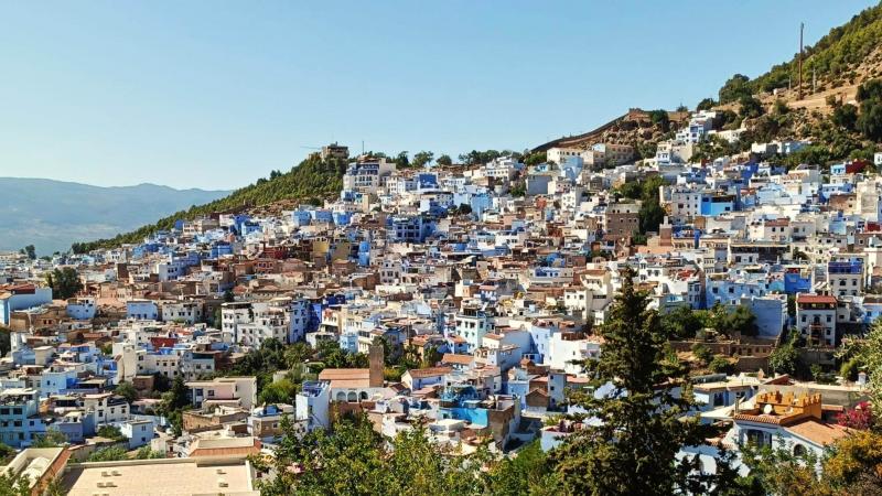 カロブ テラスから見たシェフシャウエンの街