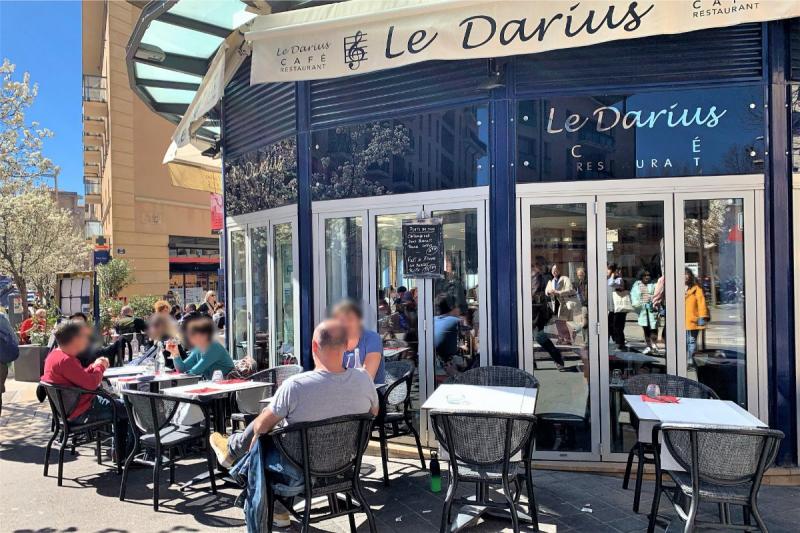 フランスの有名ミュージシャンをイメージして作られたカフェ「ル ダリウス（Le Darius）」
