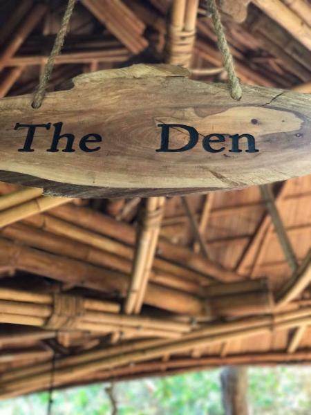 キッズルーム「The Den」