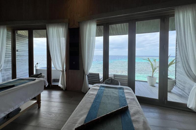 マッサージは海が見えるお部屋で♪
