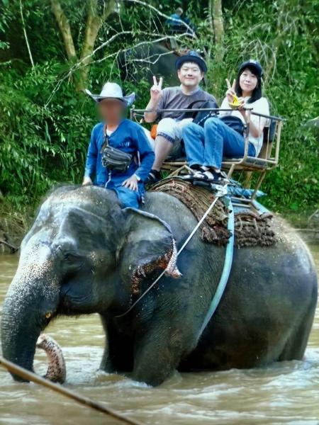 チェンマイ旅行でのひとコマ。ゾウ乗り体験