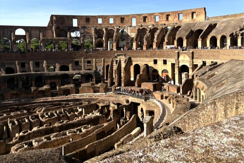 朝イチでコロッセオ