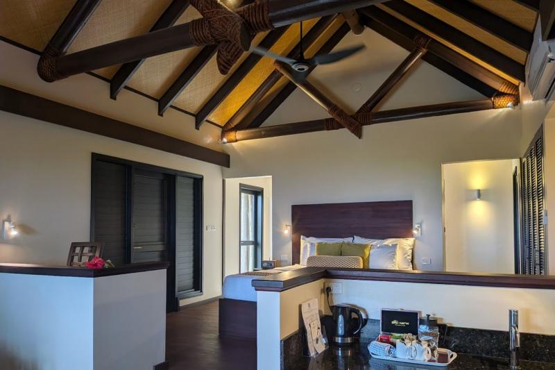 オーシャンフロントプールヴィラ