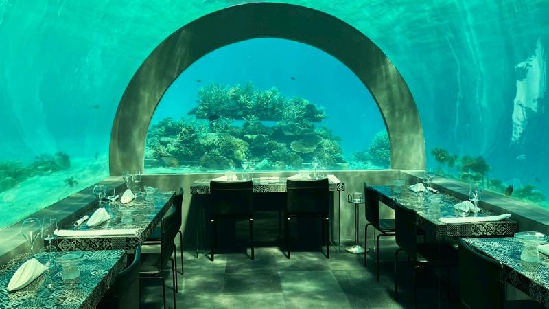 真ん中の2名席だけは、席指定の予約も追加料金で可能です