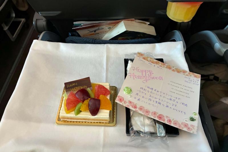 ちなみに今回シンガポール航空を利用しましたが、ハネムーンを航空会社の人からも祝ってもらいました♪