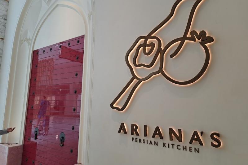 受賞歴のある女性シェフ、アリアナ・バンディによる「アリアナズ ペルシアン キッチン」
