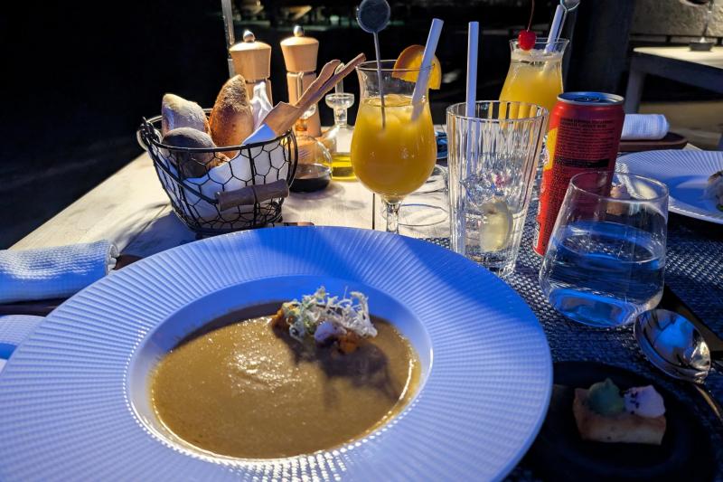 ラールフレストラン（アラカルトレストラン）での3コースディナー（オールインクルーシブ内）。写真はパンプキンスープ