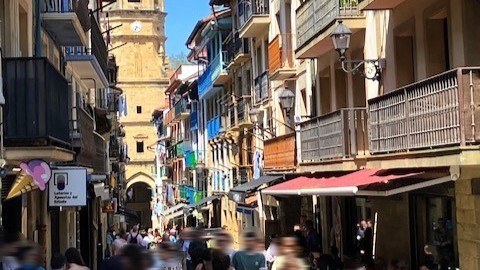 バスク地方とバルセロナをゆったり周遊！ 美食と観光を楽しむスペイン家族旅行10日間