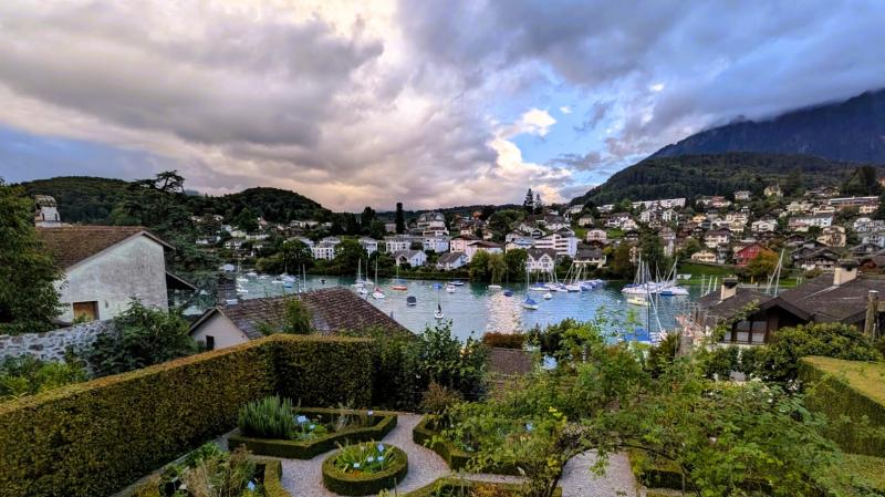 湖畔のリゾートのようなシュピーツ