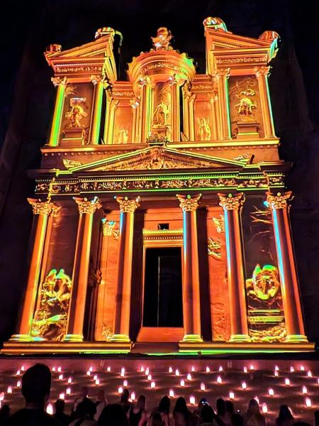 くっきりと宝物殿をあらわす映像