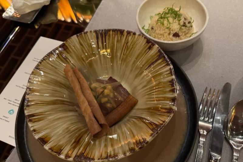 7. ランチのメインメインは、肉の特製オイスターソースとジャスミンライスでした。