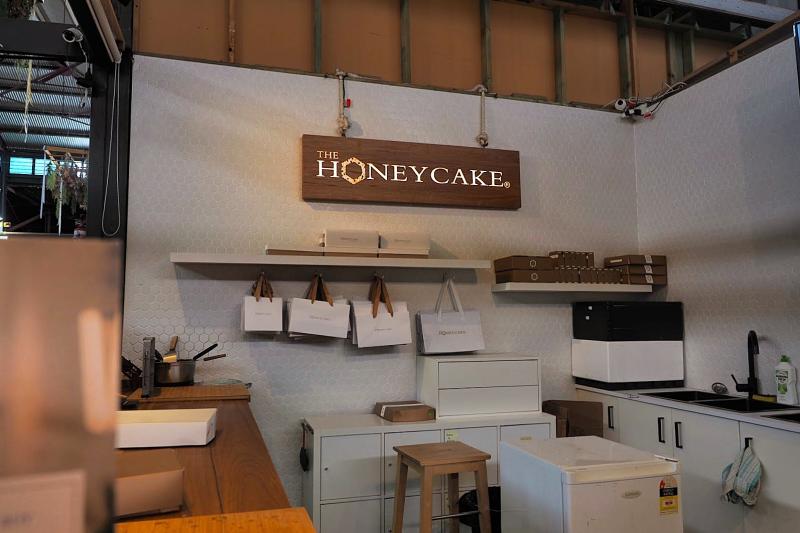 THE HONEY CAKE