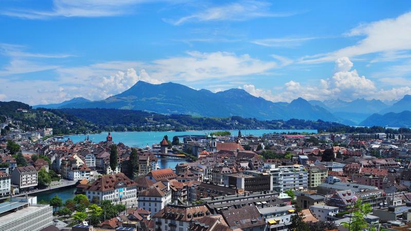 【ルツェルン】スイスで1番美しい街とされる水の都。その美しさゆえに、メンデルスゾーンにゲーテ、チャイコフスキーといった多くの芸術家に愛されました。