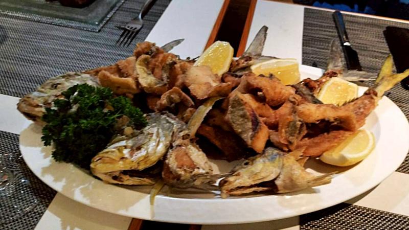 釣った魚はフライやセビーチェ（魚のマリネ）にしてくれました！