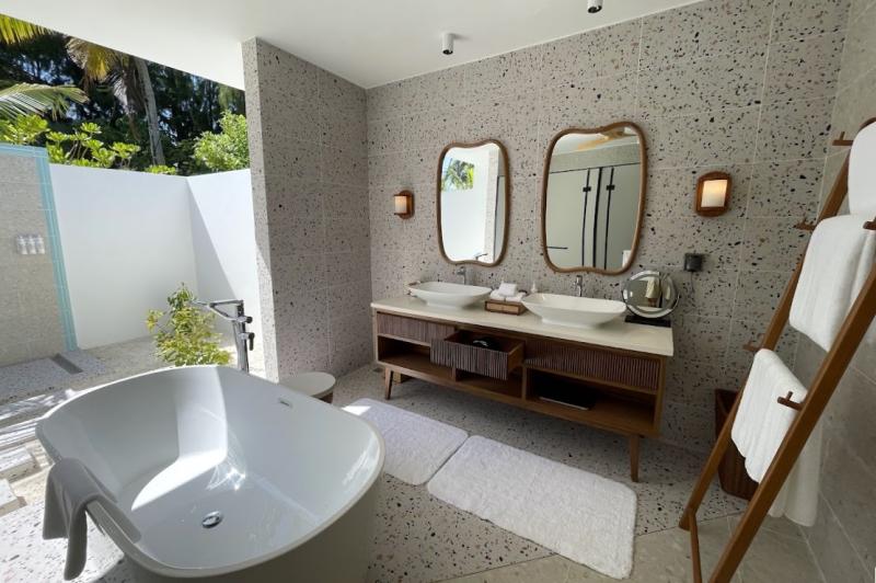 ダブルシンクとバスタブ