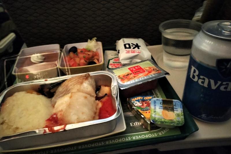 仁川出発後に出た機内食