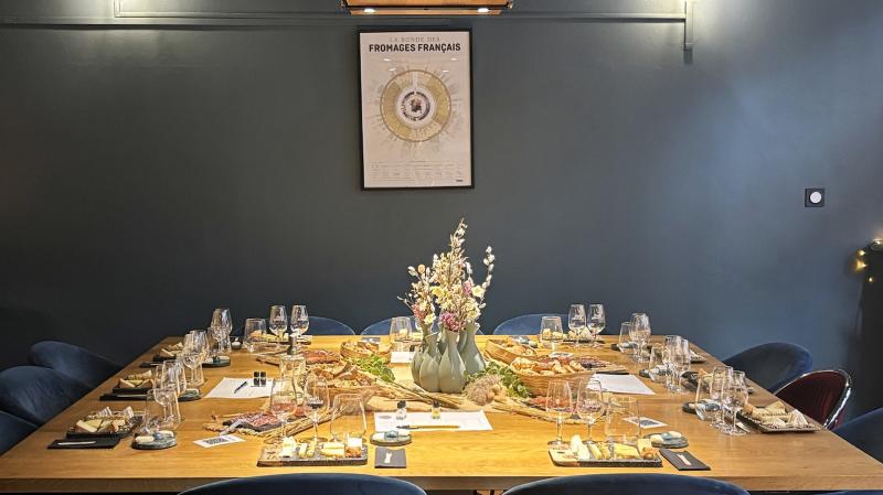 店内に入るとステキにテーブルセッティングされていました