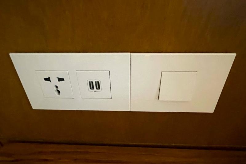 電源コンセント