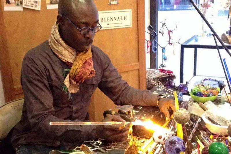 ご興味があればベネチア人が手作りで作っているベネチアンガラス細工のお店にもご案内♪