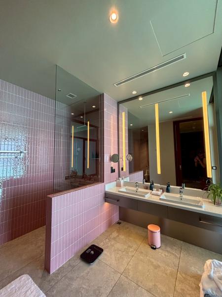 オーシャンプールヴィラのバスルームが可愛くて、その場にいきたくてシャワーを何度も浴びました～