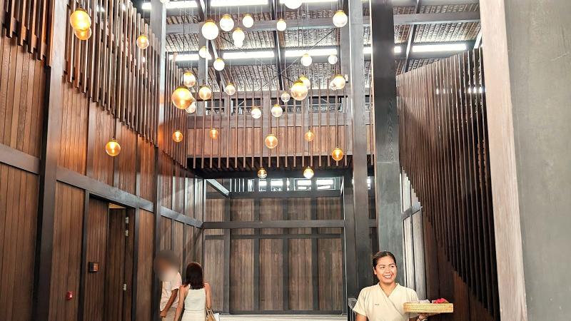 2階建てのザ リトリートの吹き抜け