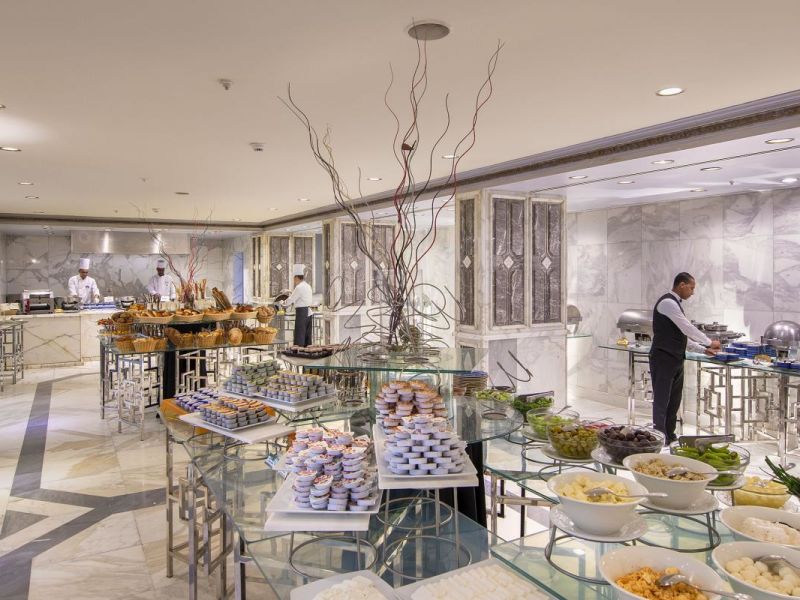 セラピス ビュッフェ イメージ