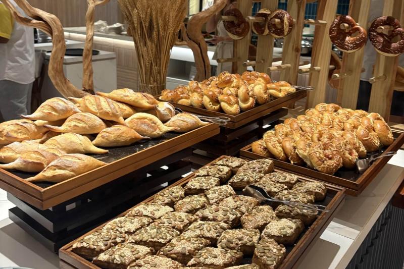 朝ごはんは大好きなパンがたくさん！