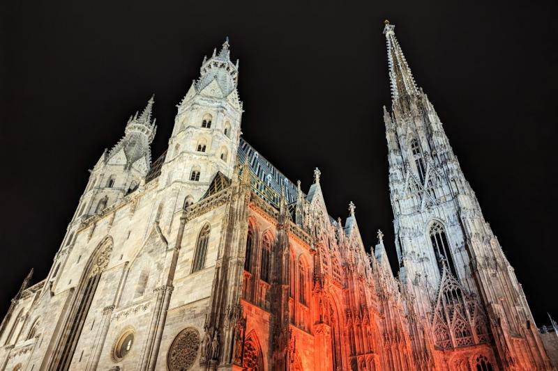 夜のシュテファン大聖堂（ウィーン）