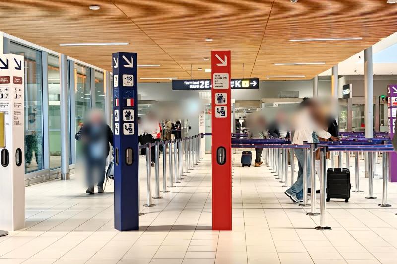 シェンゲン圏からの出国審査です