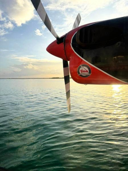 モルディブのマーレからリゾートまでは水上飛行機を利用