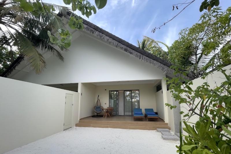 デッキと屋外シャワー