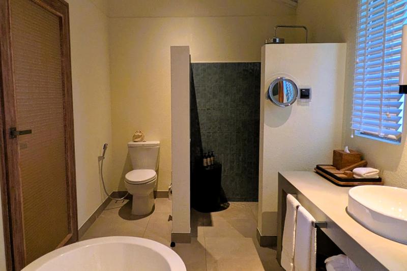 トイレとシャワーブース