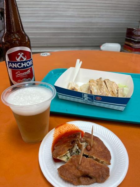 こちらもホーカーですが、別のところで。チキンライスと牡蠣を揚げたもの。おいしかったです