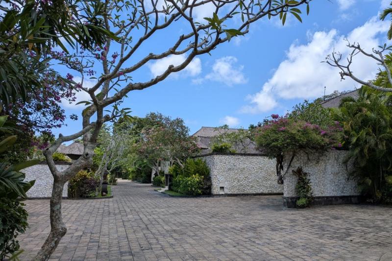 レジデンス前のエリアも贅沢にスペースが使われています