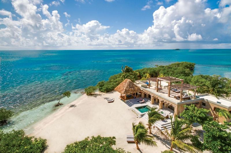 【泊まってみたい憧れホテルは？】グラッデン プライベート アイランド（ベリーズ）世界で最もプライベート感のあるプライベートアイランドとも呼ばれるベリーズにあるリゾートです。世界遺産にもなっているベリーズ珊瑚礁保護区の中にあるため、海の綺麗さも間違いない場所です。スタッフも近くにある小さな島にいるため、その名の通りプライベート感たっぷりの憧れのリゾートです。