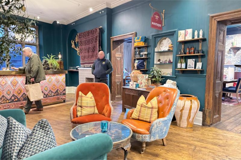 色鮮やかなレセプション