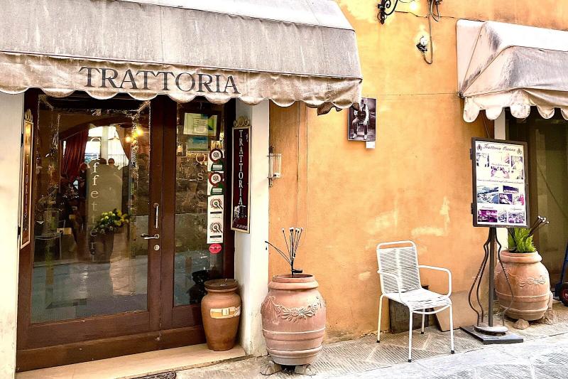ランチで利用した「トラットリア オセンナ（Trattoria  Osenna）」の郷土料理は、近くの契約農家からの新鮮な素材を使用しているので、調理はシンプルでも、とにかくすべてがおいしく、このお店に行くために再訪したいくらいでした♪