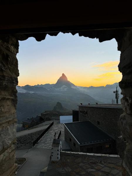 お部屋の窓からの夕景