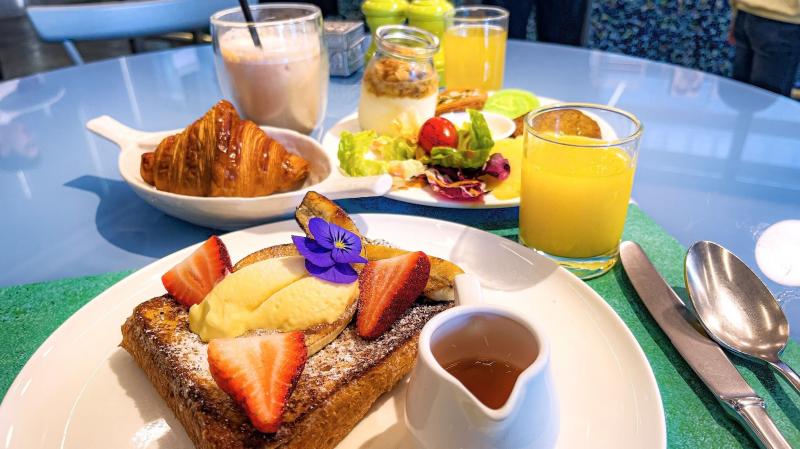 フレンチトースト、クロワッサンなど（朝食1日目）