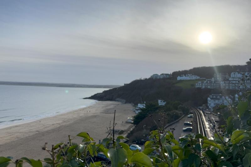 海岸沿いの線路