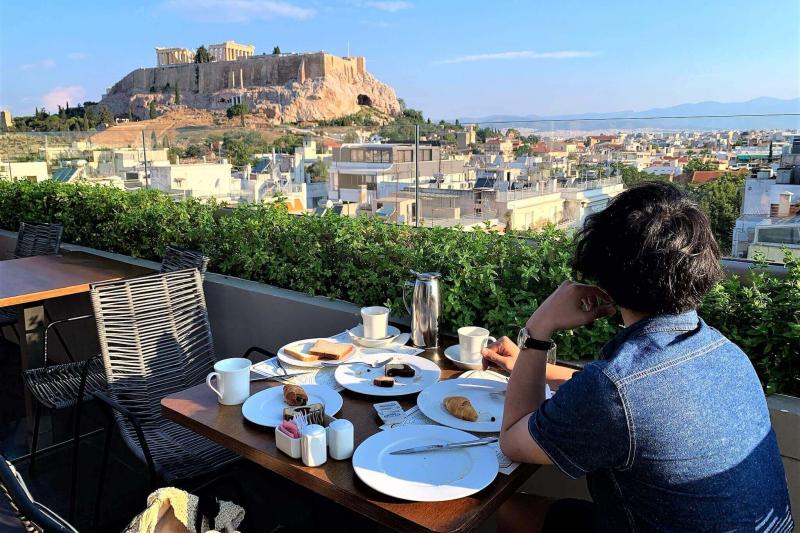 パルテノン神殿を眺めながらの朝食