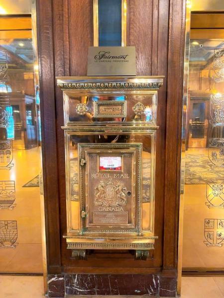 フェアモント ル シャトー フロントナック。トッケビに登場するメールボックス（ポスト）