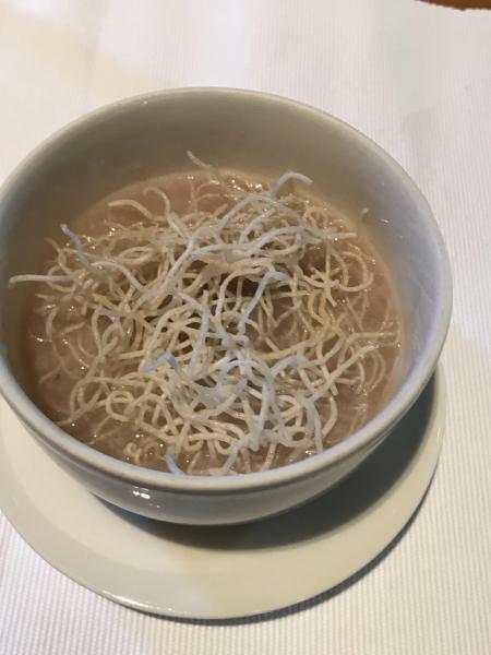 ブータン風のお粥。心地よくスパイスが効き、スープの味もおいしいかったです