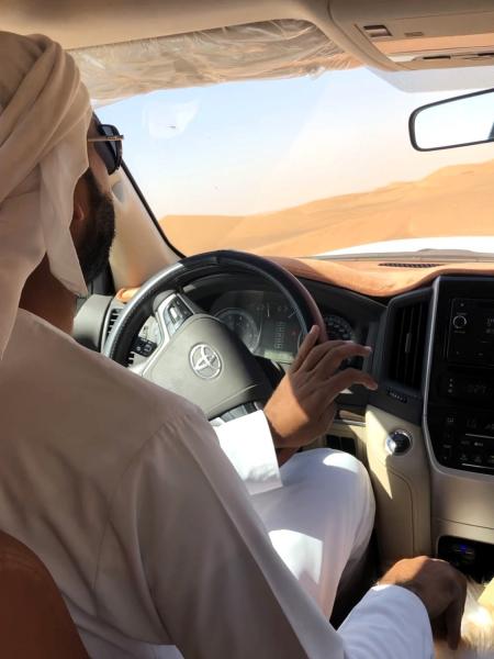 迫力満点の砂漠ドライブ