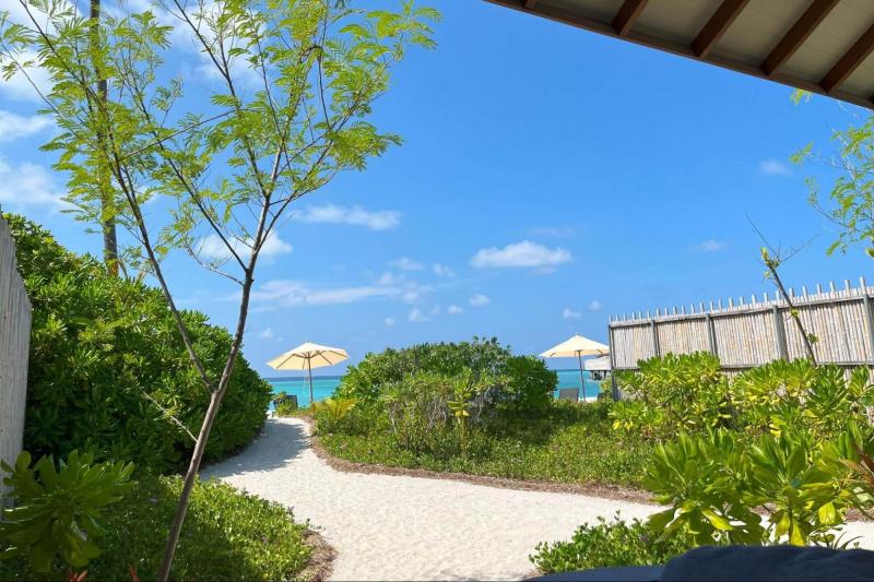 時間で変わる海と空の色が楽しめます
