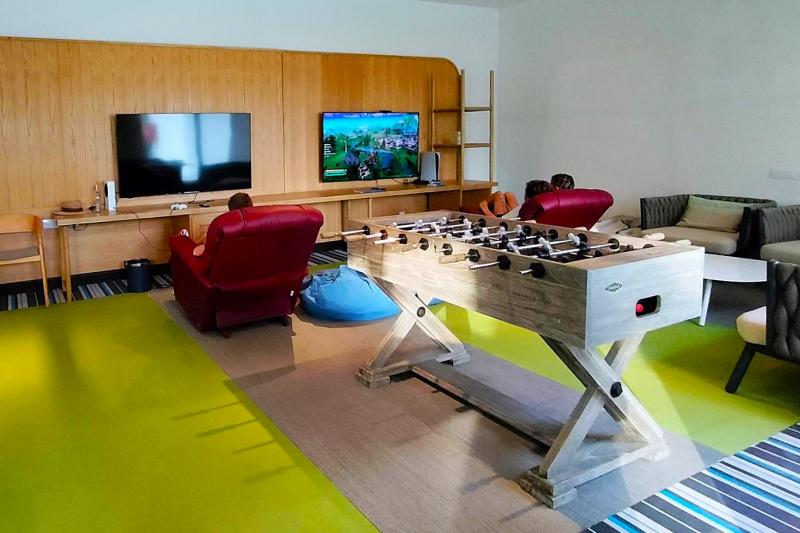 TVゲームもあり、年齢層の高いお子様が楽しんでいらっしゃいました。フーズボール（テーブルサッカーゲーム）も