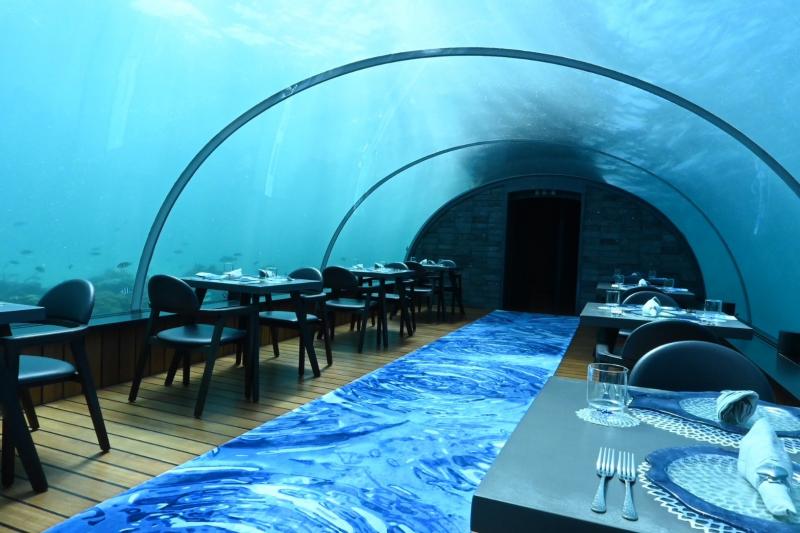 フラワリ アイランド リゾートの水中レストラン